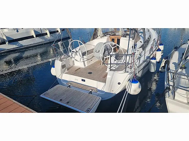 Bavaria Cruiser 37 (2)