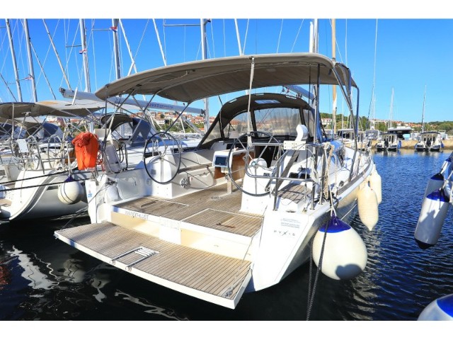 Dufour 382