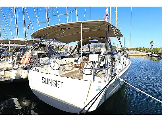 Dufour 382