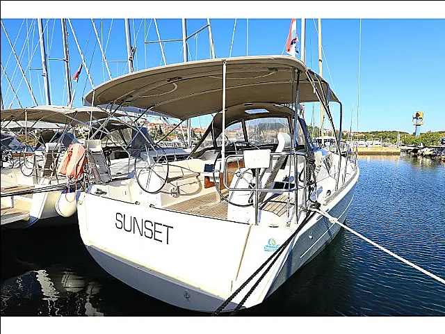Dufour 382