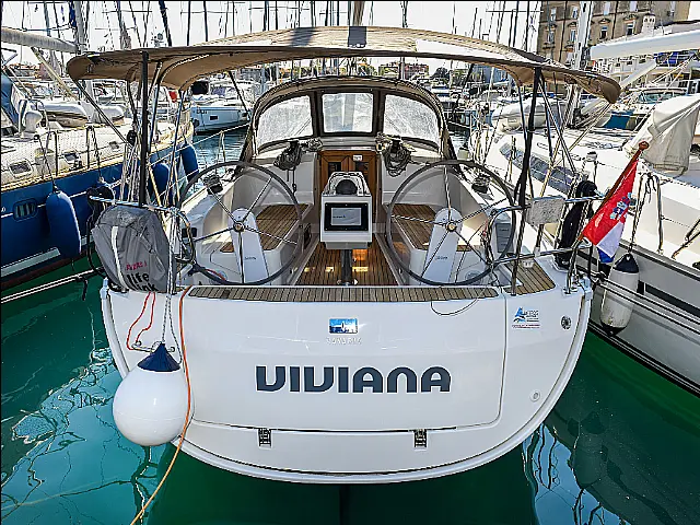 Bavaria 37